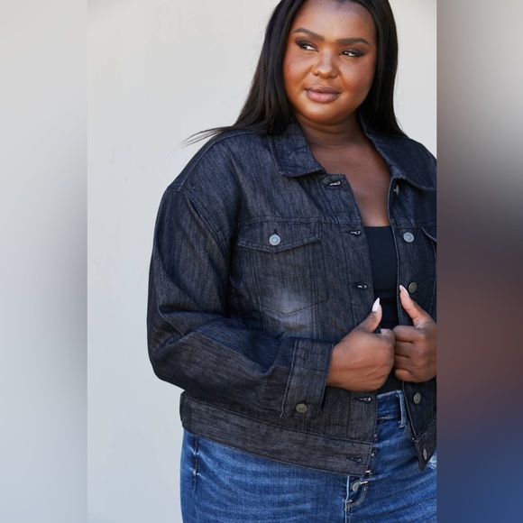 Full Size Collared Denim Jacket - Picture 7 of 8